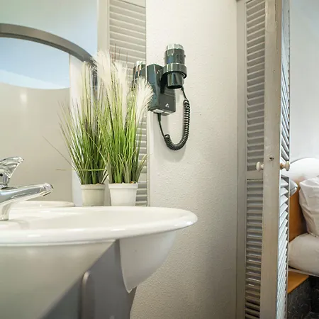 Hotell Quick Palace Zenith 2*