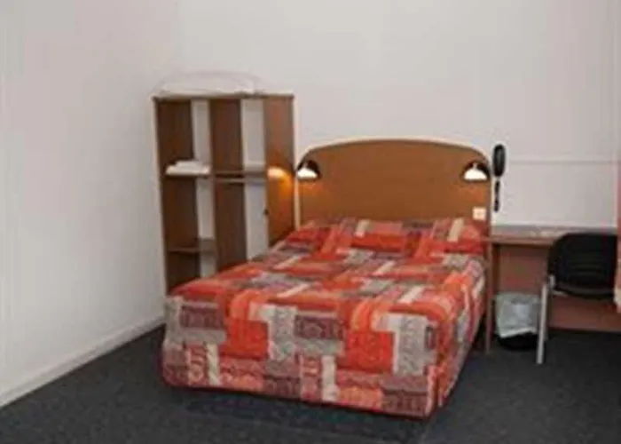 Quick Palace Zenith 2* 波城