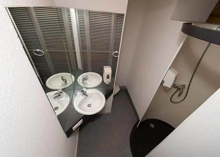 Quick Palace Zenith Hotell 2*